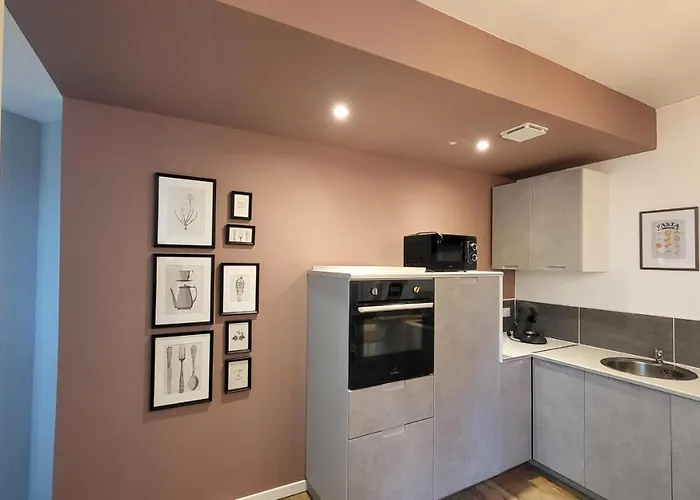 Escapade à Dans Beau T2 Avec Terrasse - Proche Gare Et Centre * Lourdes