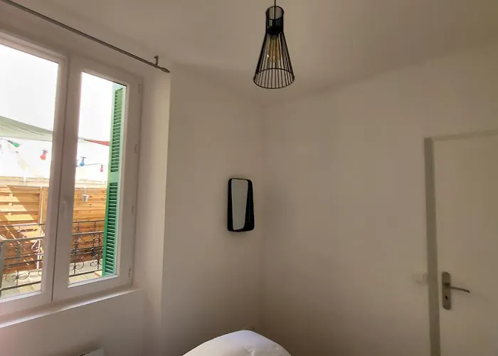 Escapade A Dans Beau T2 Avec Terrasse - Proche Gare Et Centre Apartment Lourdes