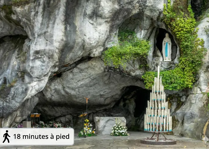 Escapade A Dans Beau T2 Avec Terrasse - Proche Gare Et Centre Apartment Lourdes